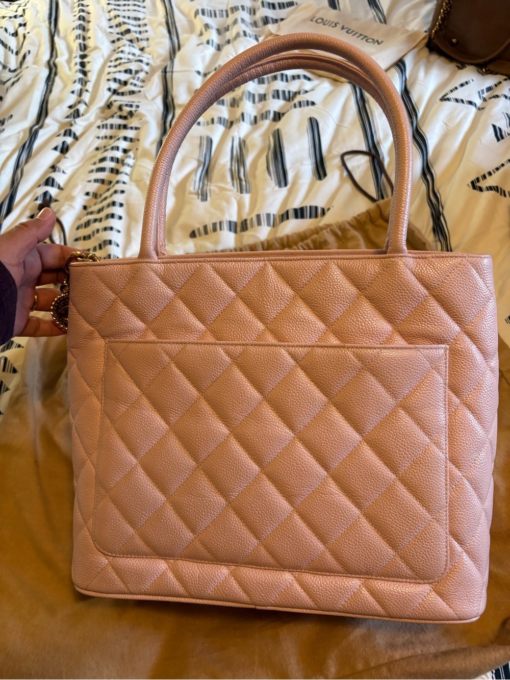 CHANEL Medallion Tote Caviar Leather - Picture 7 of 11